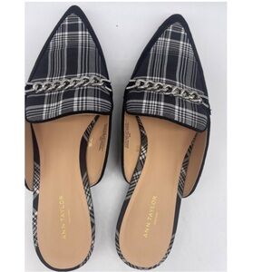 Ann Taylor Womens Black Pointed Toe Chain Slip Mules Size 9.5 Loafers Faux Suede